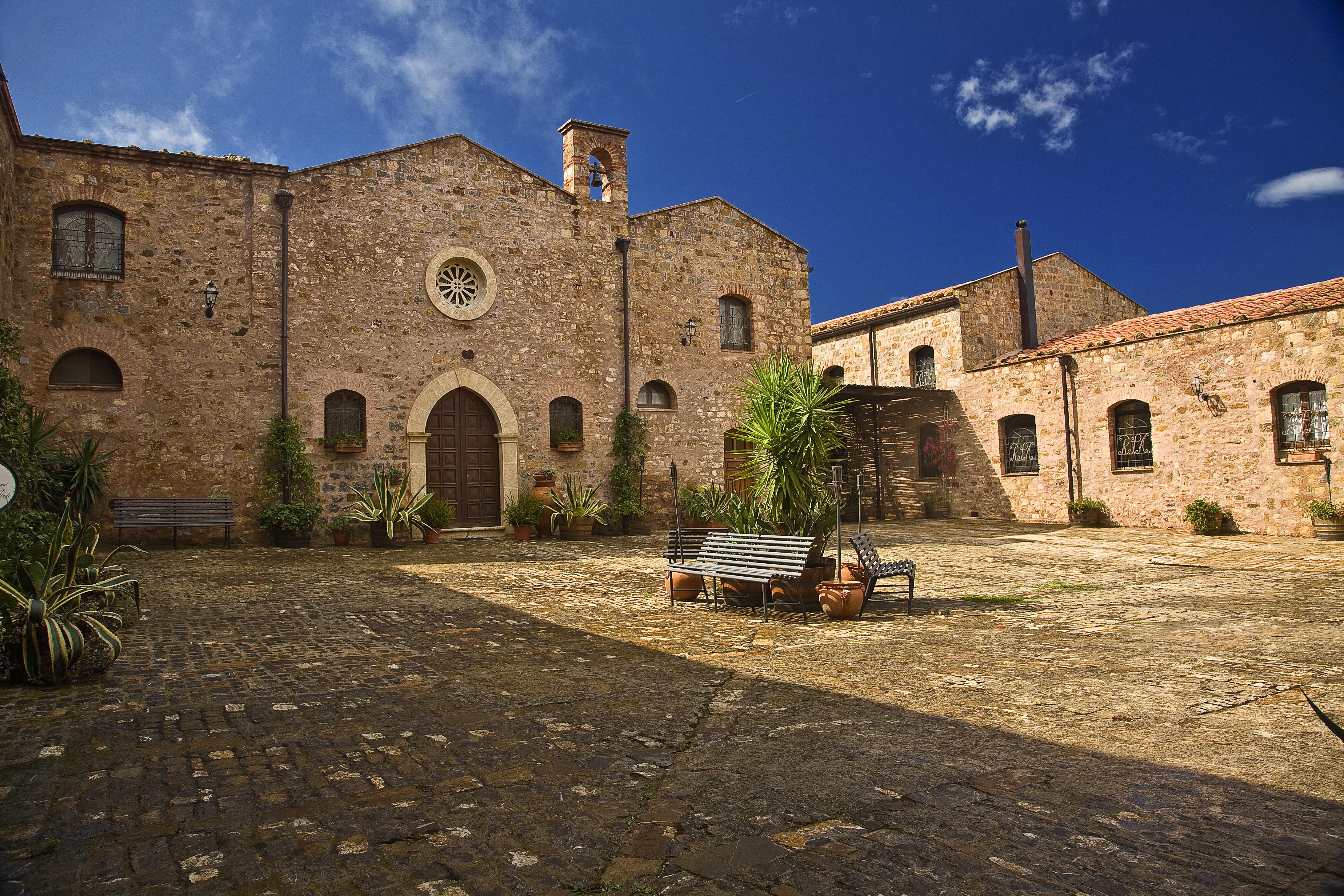 Relais Abbazia Santa Anastasia & Winery * Castelbuono (Sicily)